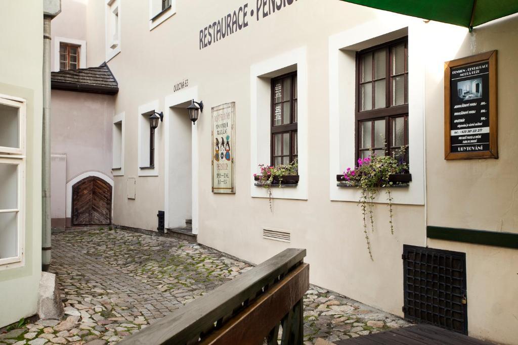 Penzion A Restaurace Modra Ruze Tábor Exterior photo